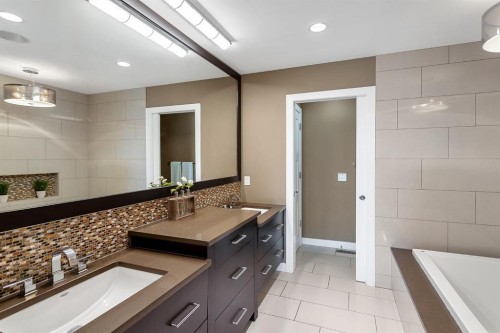 1834 30 Avenue Sw, Calgary, AB - Indoor Photo Showing Bedroom