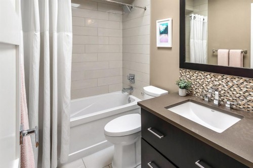 1834 30 Avenue Sw, Calgary, AB - Indoor Photo Showing Bedroom