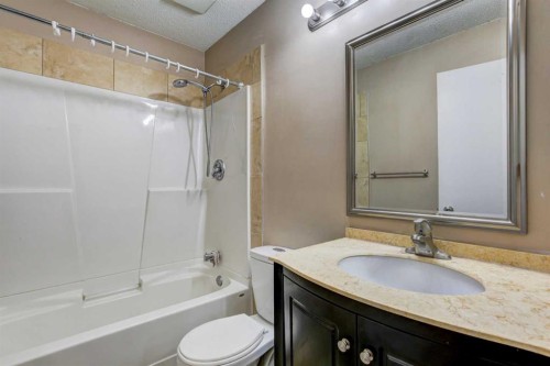 1163 Falworth Road Ne, Calgary, AB - Indoor Photo Showing Bathroom