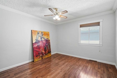1126 Child Avenue Ne, Calgary, AB - Indoor Photo Showing Other Room