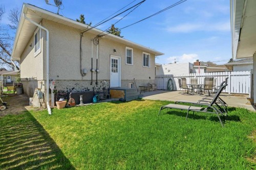 1126 Child Avenue Ne, Calgary, AB - Outdoor With Exterior