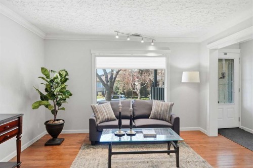 1126 Child Avenue Ne, Calgary, AB - Indoor