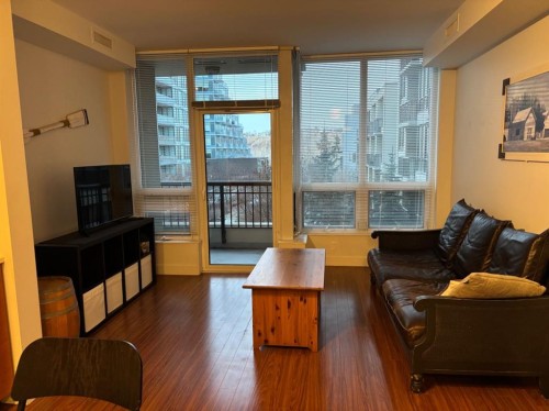 336-222 Riverfront Avenue Sw, Calgary, AB - Indoor Photo Showing Living Room