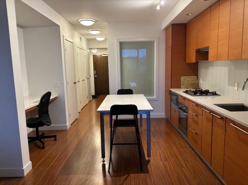 336-222 Riverfront Avenue Sw, Calgary, AB - Indoor Photo Showing Kitchen