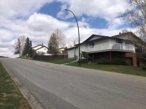 131 Ranchlands Court Nw, Calgary, AB - Outdoor
