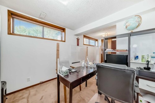 131 Ranchlands Court Nw, Calgary, AB - Indoor