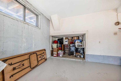 131 Ranchlands Court Nw, Calgary, AB - Indoor