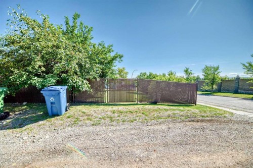 131 Ranchlands Court Nw, Calgary, AB - Outdoor