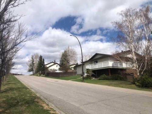 131 Ranchlands Court Nw, Calgary, AB - Outdoor
