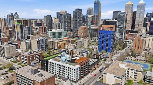309-310 15 Avenue Sw, Calgary, AB - Outdoor With Facade