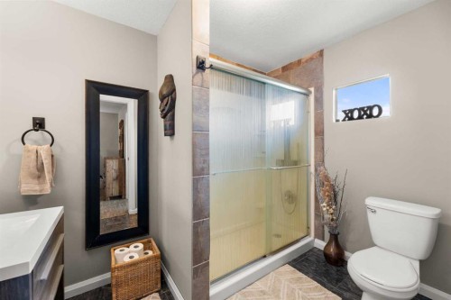 31275 Range Road 13, Rural Mountain View County, AB - Indoor Photo Showing Bathroom