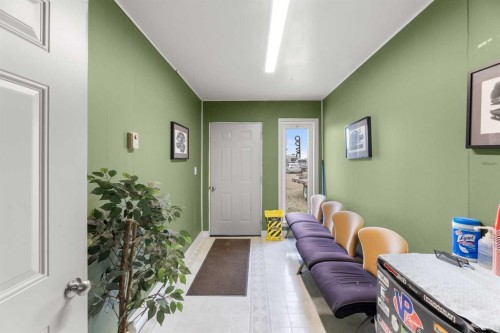 31275 Range Road 13, Rural Mountain View County, AB - Indoor