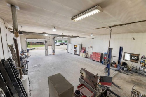 31275 Range Road 13, Rural Mountain View County, AB - Indoor Photo Showing Garage