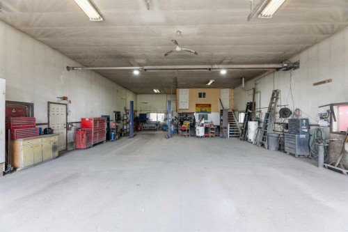 31275 Range Road 13, Rural Mountain View County, AB - Indoor Photo Showing Garage