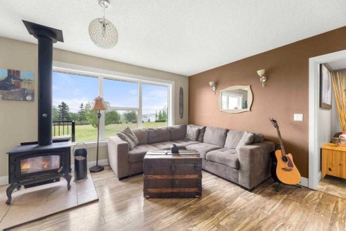 31275 Range Road 13, Rural Mountain View County, AB - Indoor Photo Showing Living Room