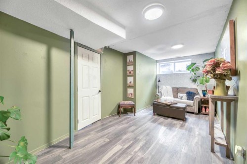 512 Highland Close, Strathmore, AB - Indoor Photo Showing Other Room