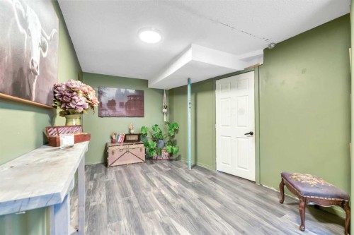 512 Highland Close, Strathmore, AB - Indoor Photo Showing Other Room