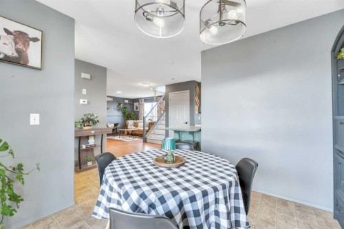 512 Highland Close, Strathmore, AB - Indoor
