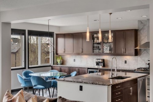 55 Evanspark Circle Nw, Calgary, AB - Indoor Photo Showing Kitchen With Upgraded Kitchen