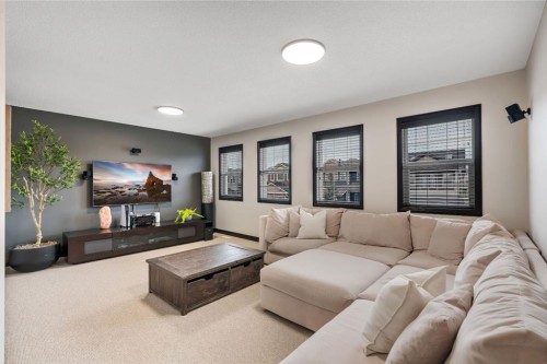 55 Evanspark Circle Nw, Calgary, AB - Indoor Photo Showing Living Room