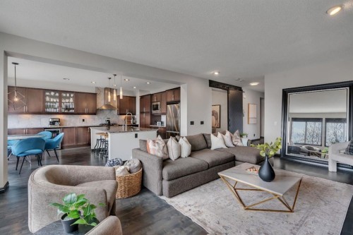 55 Evanspark Circle Nw, Calgary, AB - Indoor Photo Showing Living Room