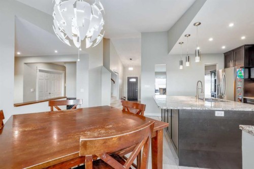 228 Wood Valley Bay Sw, Calgary, AB - Indoor