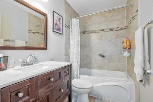 228 Wood Valley Bay Sw, Calgary, AB - Indoor Photo Showing Bathroom