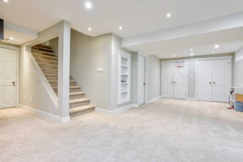 228 Wood Valley Bay Sw, Calgary, AB - Indoor