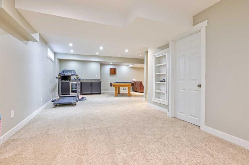 228 Wood Valley Bay Sw, Calgary, AB - Indoor