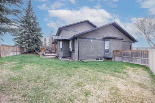 228 Wood Valley Bay Sw, Calgary, AB - Outdoor