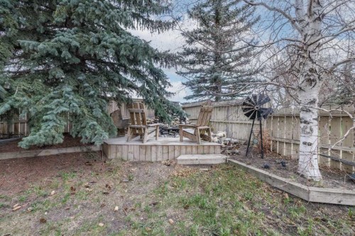 228 Wood Valley Bay Sw, Calgary, AB - Outdoor