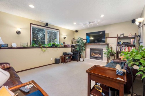 113 Sierra Vista Terrace Sw, Calgary, AB 