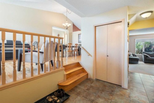 113 Sierra Vista Terrace Sw, Calgary, AB 