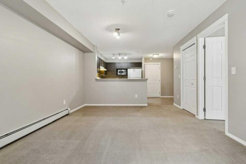 9216-70 Panamount Drive Nw, Calgary, AB - Indoor Photo Showing Other Room