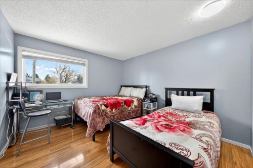 3620 28 Street Se, Calgary, AB - Indoor Photo Showing Bedroom