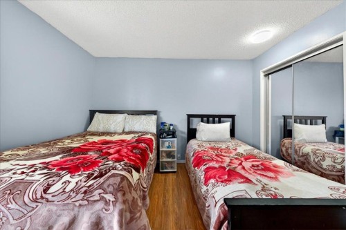 3620 28 Street Se, Calgary, AB - Indoor Photo Showing Bedroom