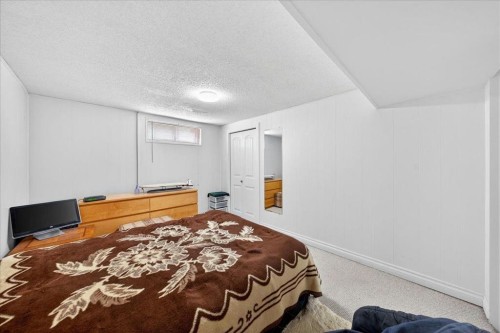 3620 28 Street Se, Calgary, AB - Indoor Photo Showing Bedroom