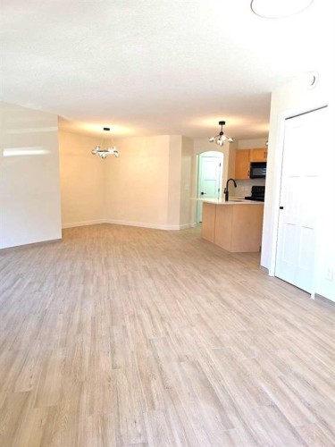 104-4 Everridge Square Sw, Calgary, AB 