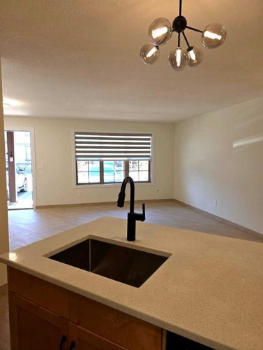 104-4 Everridge Square Sw, Calgary, AB 