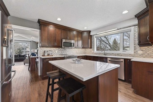756 East Chestermere Drive, Chestermere, AB - Indoor Photo Showing Kitchen With Upgraded Kitchen