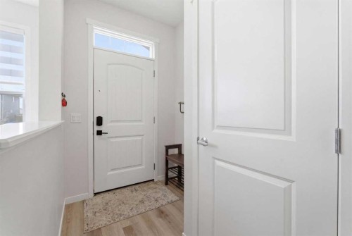 48 Magnolia Parade Se, Calgary, AB - Indoor Photo Showing Other Room