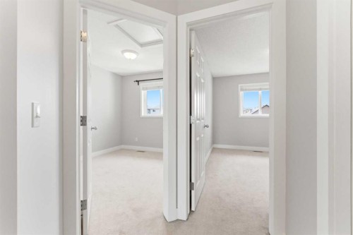25 Everridge Way Sw, Calgary, AB - Indoor Photo Showing Other Room