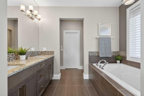 56 Cranbrook Landing Se, Calgary, AB - Indoor Photo Showing Bathroom