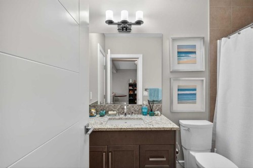56 Cranbrook Landing Se, Calgary, AB - Indoor Photo Showing Bathroom