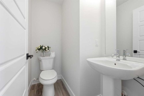 2-2635 1 Avenue Nw, Calgary, AB - Indoor Photo Showing Bathroom