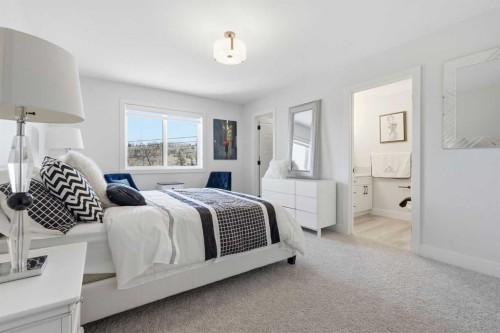 2-2635 1 Avenue Nw, Calgary, AB - Indoor Photo Showing Bedroom