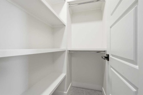 2-2635 1 Avenue Nw, Calgary, AB - Indoor With Storage