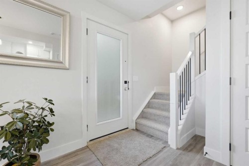 2-2635 1 Avenue Nw, Calgary, AB - Indoor Photo Showing Other Room