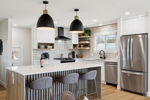 9723 3 Street Se, Calgary, AB - Indoor Photo Showing Kitchen With Stainless Steel Kitchen With Upgraded Kitchen