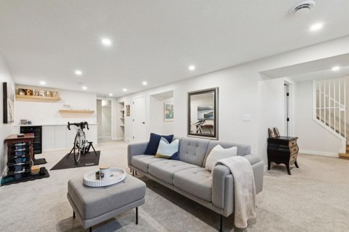 9723 3 Street Se, Calgary, AB - Indoor Photo Showing Living Room